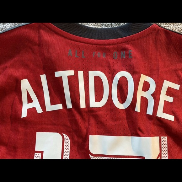 Altidore Toronto FC Medium signed jeresy from the MLS winning team ! - Picture 3 of 7